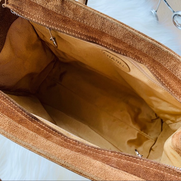 EXTRA PICTURES of Sand Suede Chanel bag - Picture 3 of 5